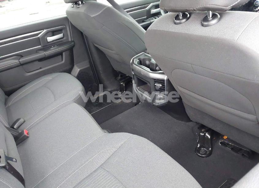 Photo 8 of 2024 Ram 2500 BIG HORN 4X4 6'4 BOX (VIN 3C6UR5DL9RG224098)