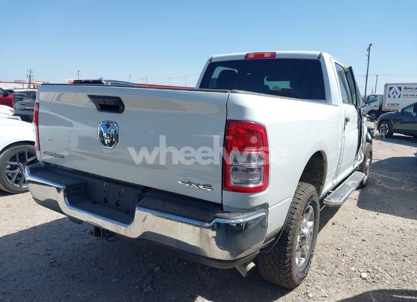 Photo 4 of 2024 Ram 2500 BIG HORN 4X4 6'4 BOX (VIN 3C6UR5DL9RG291347)