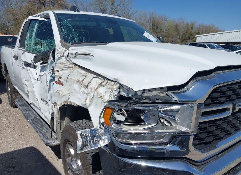 Photo 6 of 2024 Ram 2500 BIG HORN 4X4 6'4 BOX (VIN 3C6UR5DL9RG291347)