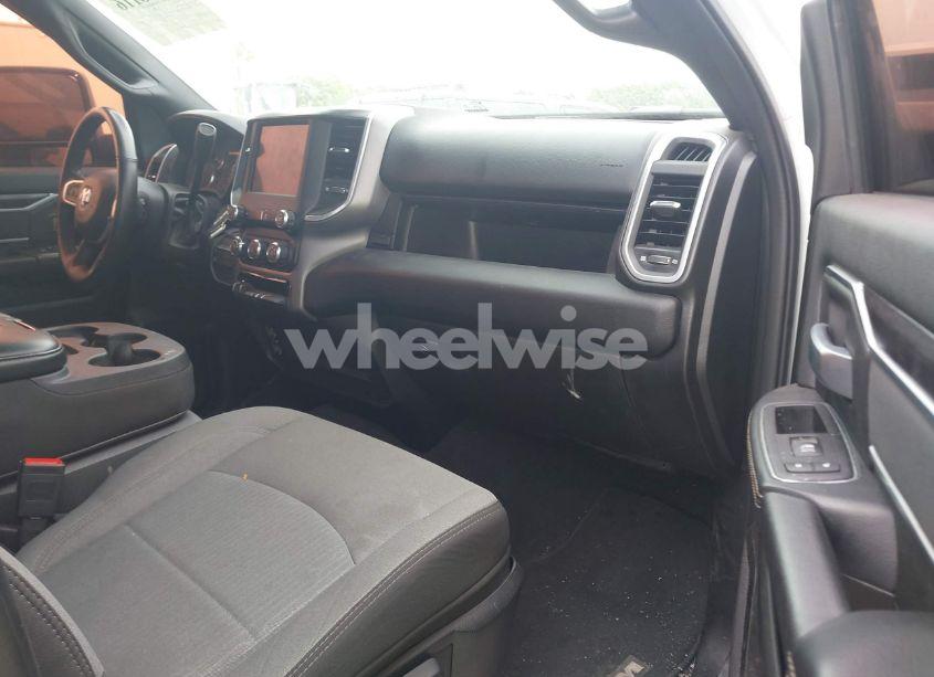 Photo 5 of 2024 Ram 2500 BIG HORN 4X4 6'4 BOX (VIN 3C6UR5DL9RG297746)