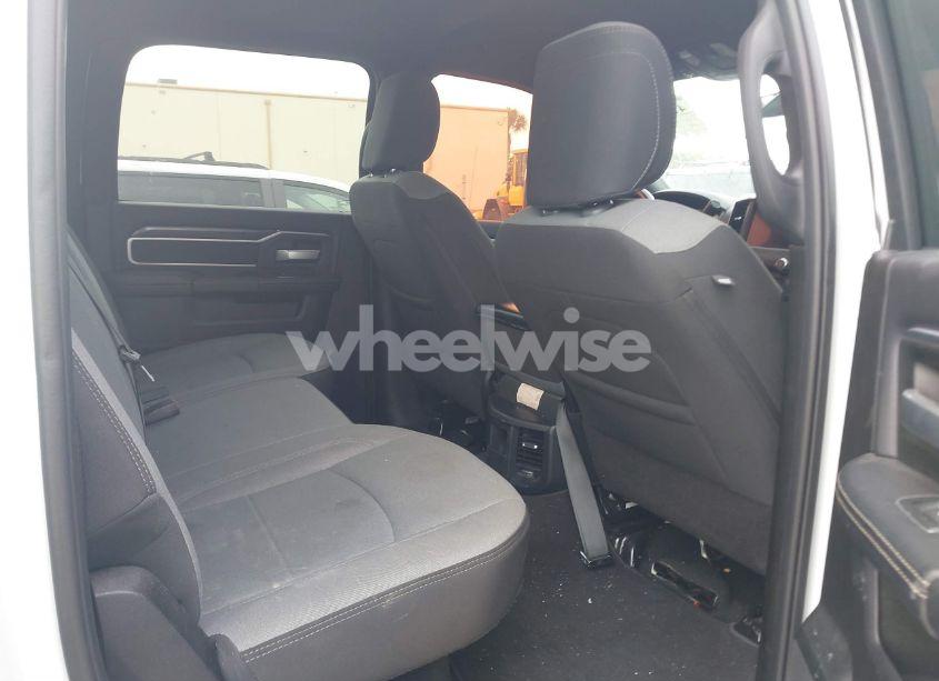 Photo 8 of 2024 Ram 2500 BIG HORN 4X4 6'4 BOX (VIN 3C6UR5DL9RG297746)