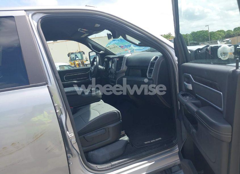 Photo 5 of 2024 Ram 2500 BIG HORN 4X4 6'4 BOX (VIN 3C6UR5DL9RG348839)