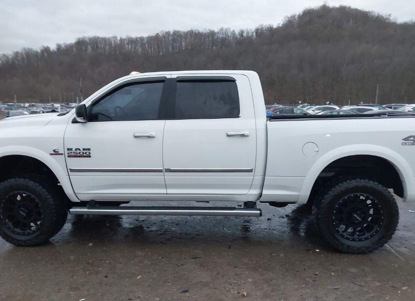Photo 15 of 2018 Ram 2500 (VIN 3C6UR5DLXJG289238)