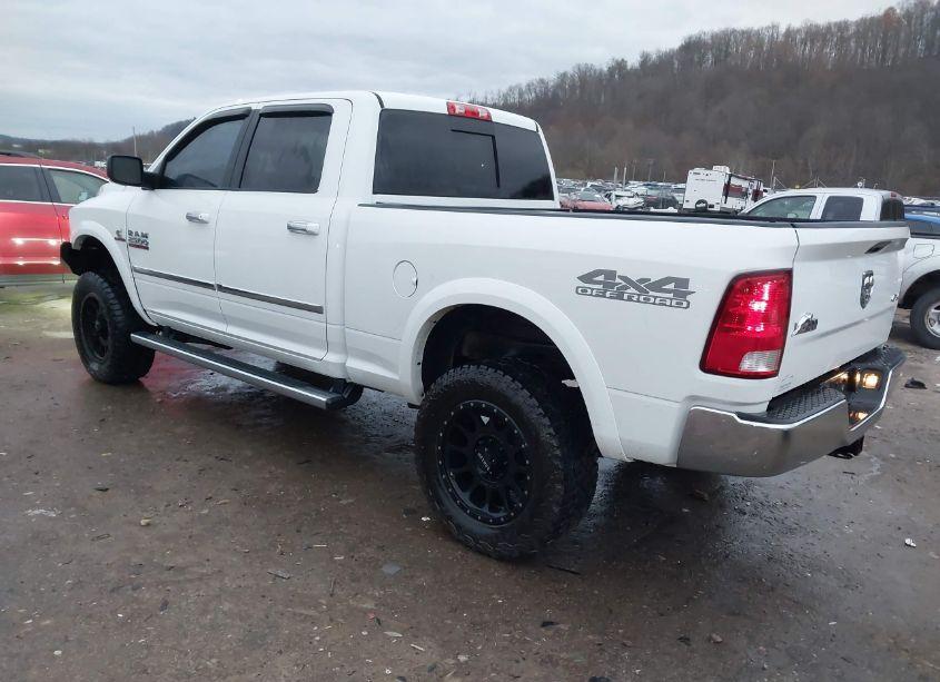 Photo 3 of 2018 Ram 2500 (VIN 3C6UR5DLXJG289238)