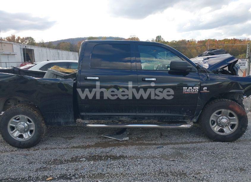 Photo 13 of 2018 Ram 2500 SLT 4X4 6'4 BOX (VIN 3C6UR5DLXJG394233)