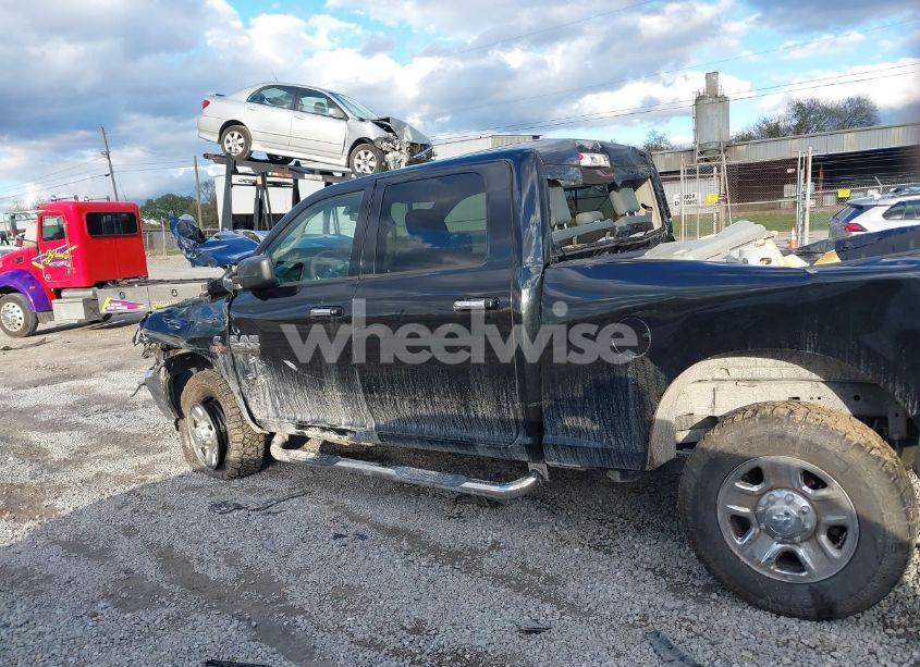 Photo 14 of 2018 Ram 2500 SLT 4X4 6'4 BOX (VIN 3C6UR5DLXJG394233)