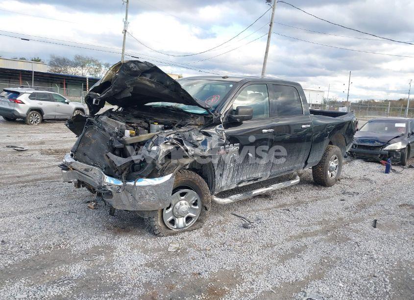 Photo 2 of 2018 Ram 2500 SLT 4X4 6'4 BOX (VIN 3C6UR5DLXJG394233)