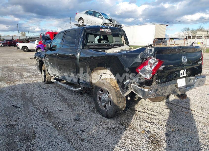 Photo 3 of 2018 Ram 2500 SLT 4X4 6'4 BOX (VIN 3C6UR5DLXJG394233)