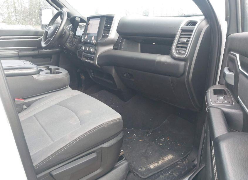 Photo 5 of 2024 Ram 2500 BIG HORN 4X4 6'4 BOX (VIN 3C6UR5DLXRG244716)