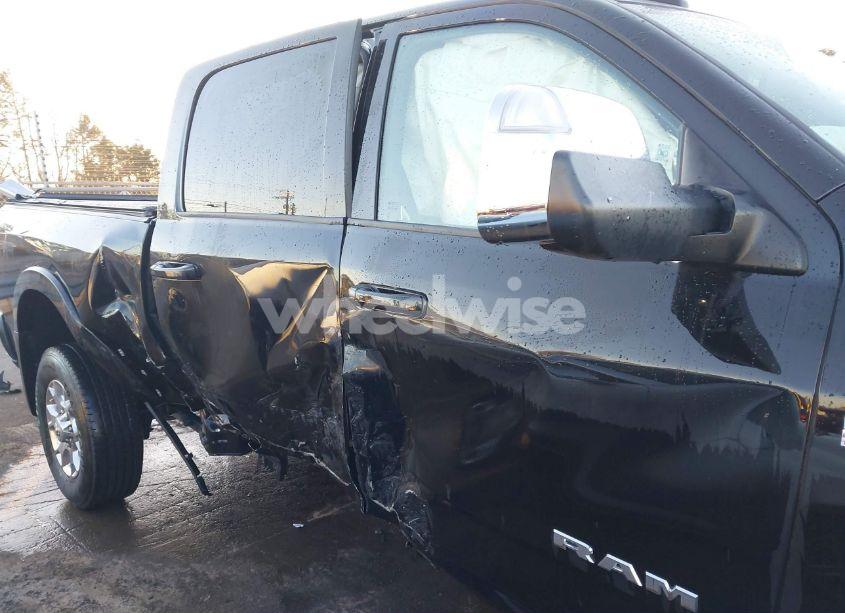 Photo 6 of 2022 Ram 2500 LARAMIE 4X4 6'4 BOX (VIN 3C6UR5FJ5NG248842)