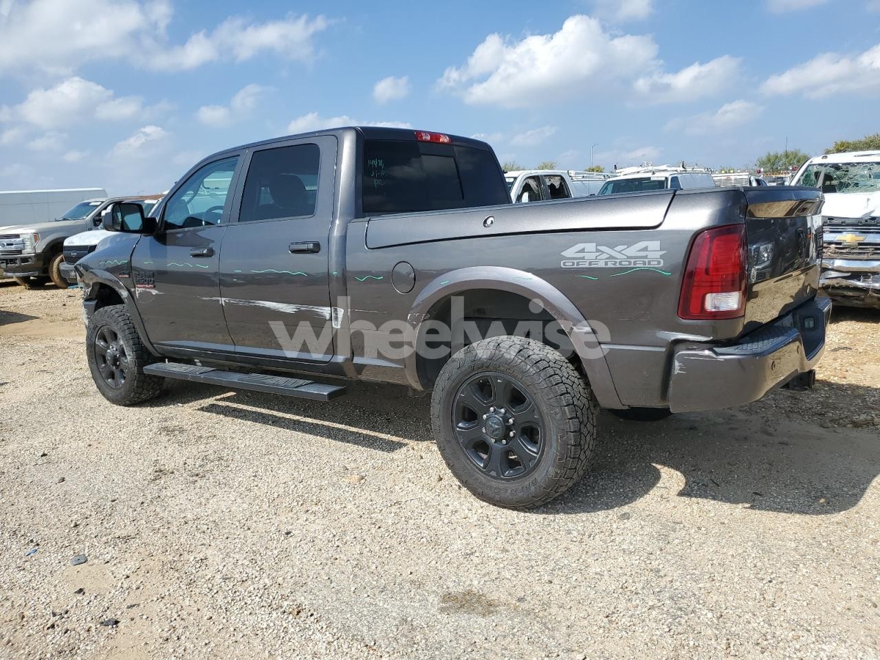 Photo 2 of 2018 RAM 2500 LARAMIE (VIN 3C6UR5FJ7JG205114)