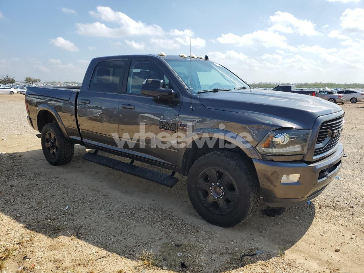 Photo 4 of 2018 RAM 2500 LARAMIE (VIN 3C6UR5FJ7JG205114)