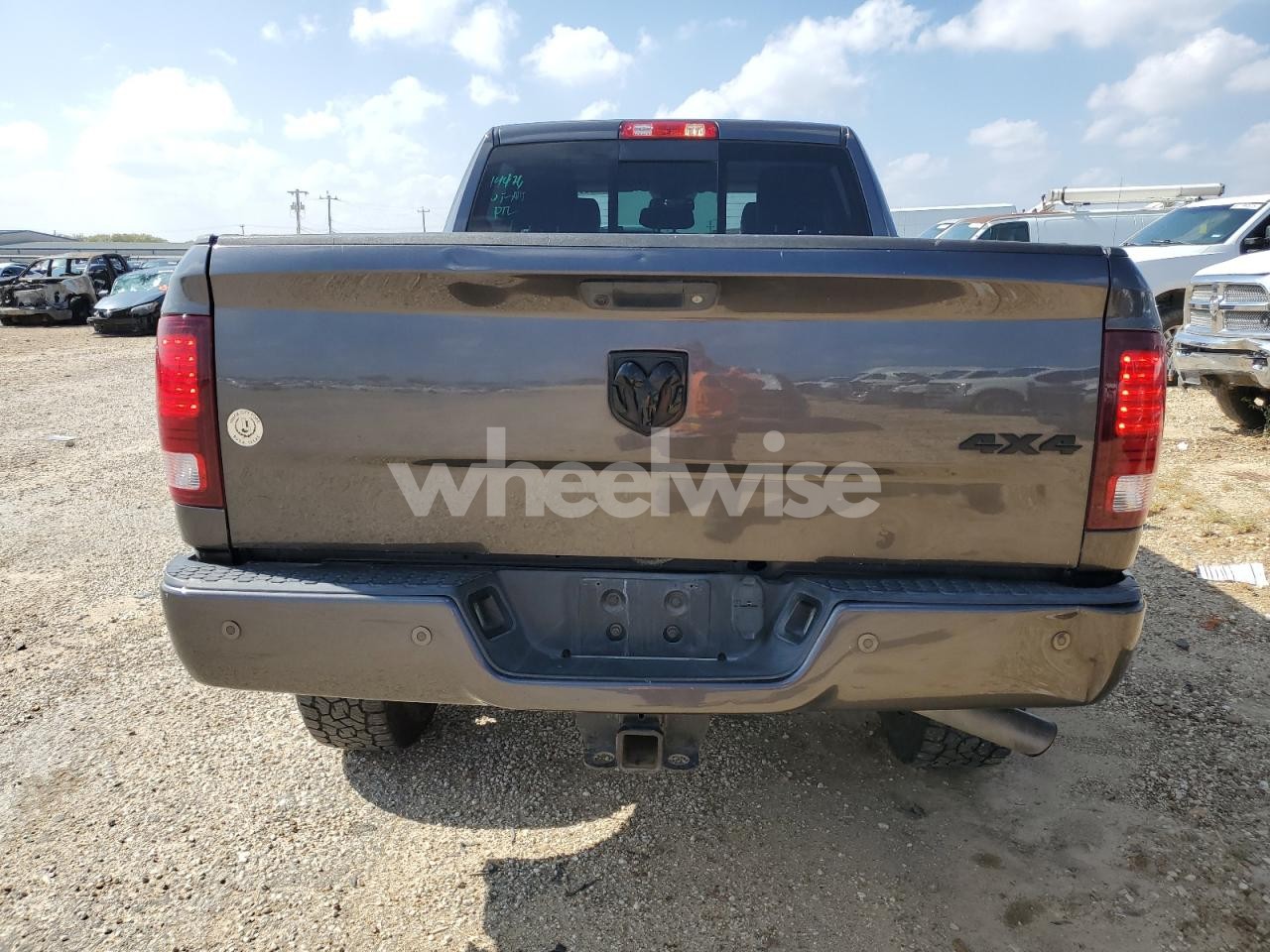 Photo 6 of 2018 RAM 2500 LARAMIE (VIN 3C6UR5FJ7JG205114)