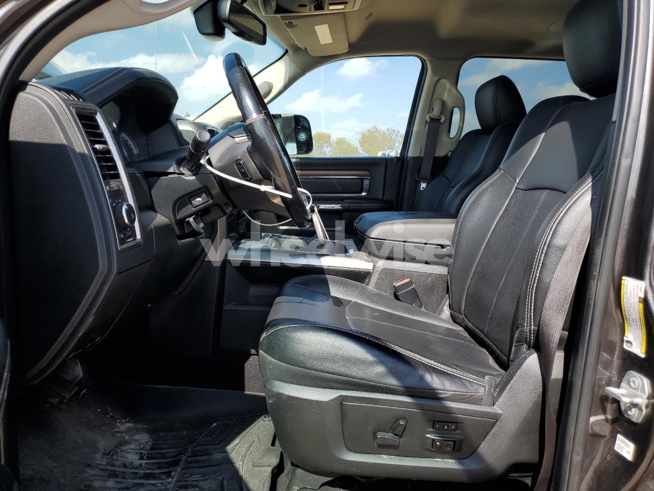 Photo 7 of 2018 RAM 2500 LARAMIE (VIN 3C6UR5FJ7JG205114)