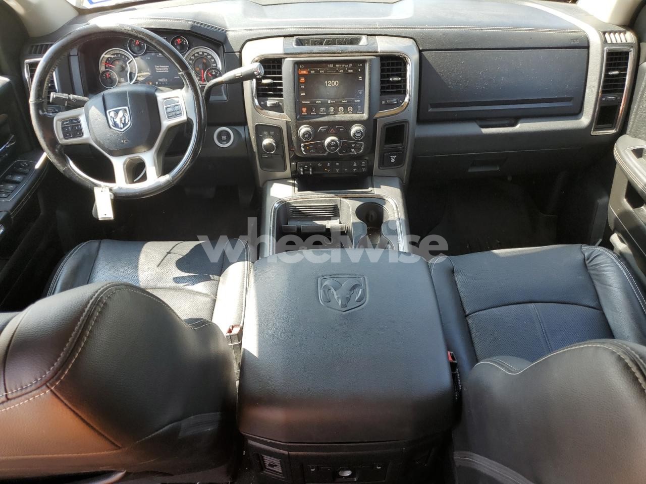 Photo 8 of 2018 RAM 2500 LARAMIE (VIN 3C6UR5FJ7JG205114)