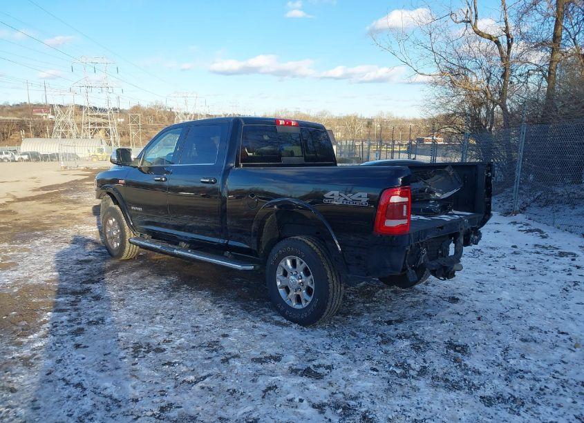 Photo 3 of 2022 Ram 2500 LARAMIE 4X4 6'4 BOX (VIN 3C6UR5FJ8NG171013)