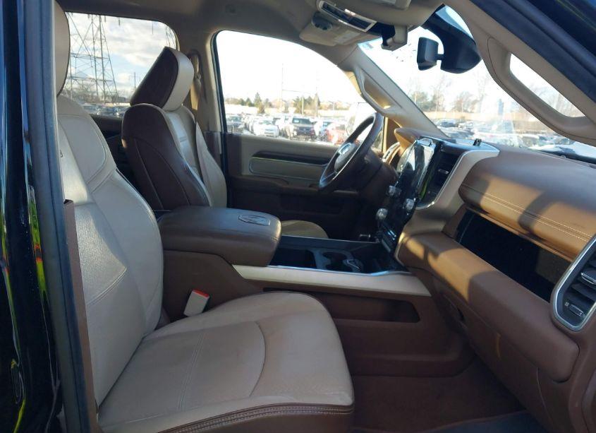 Photo 5 of 2022 Ram 2500 LARAMIE 4X4 6'4 BOX (VIN 3C6UR5FJ8NG171013)