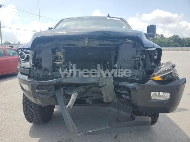 Photo 4 of 2018 RAM 2500 LARAMIE (VIN 3C6UR5FJXJG128058)