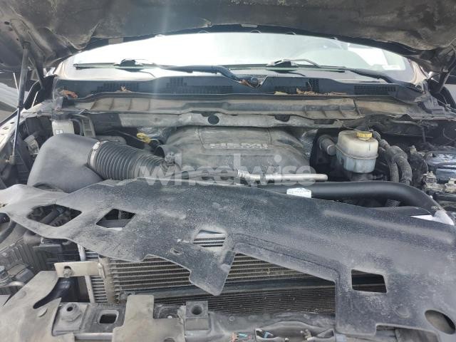 Photo 5 of 2018 RAM 2500 LARAMIE (VIN 3C6UR5FJXJG128058)