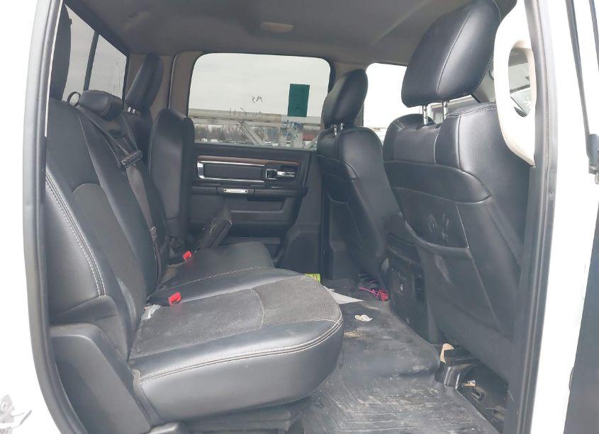 Photo 8 of 2017 Ram 2500 LARAMIE 4X4 6'4 BOX (VIN 3C6UR5FL1HG772852)