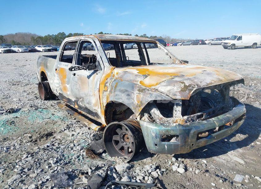 2018 Ram 2500 LARAMIE 4X4 6'4 BOX (VIN 3C6UR5FL1JG216479) main photo