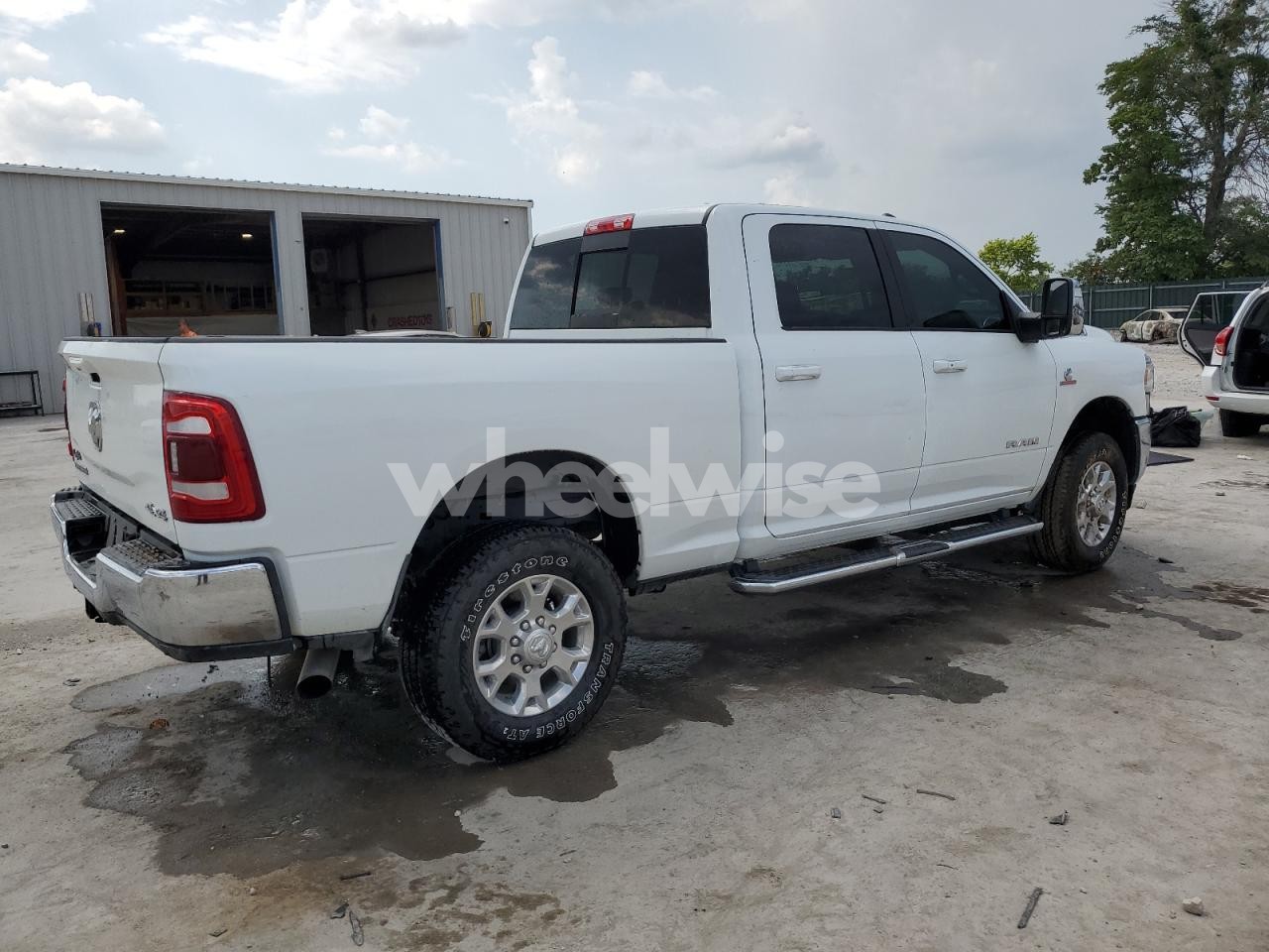Photo 3 of 2024 RAM 2500 LARAMIE (VIN 3C6UR5FL4RG356117)