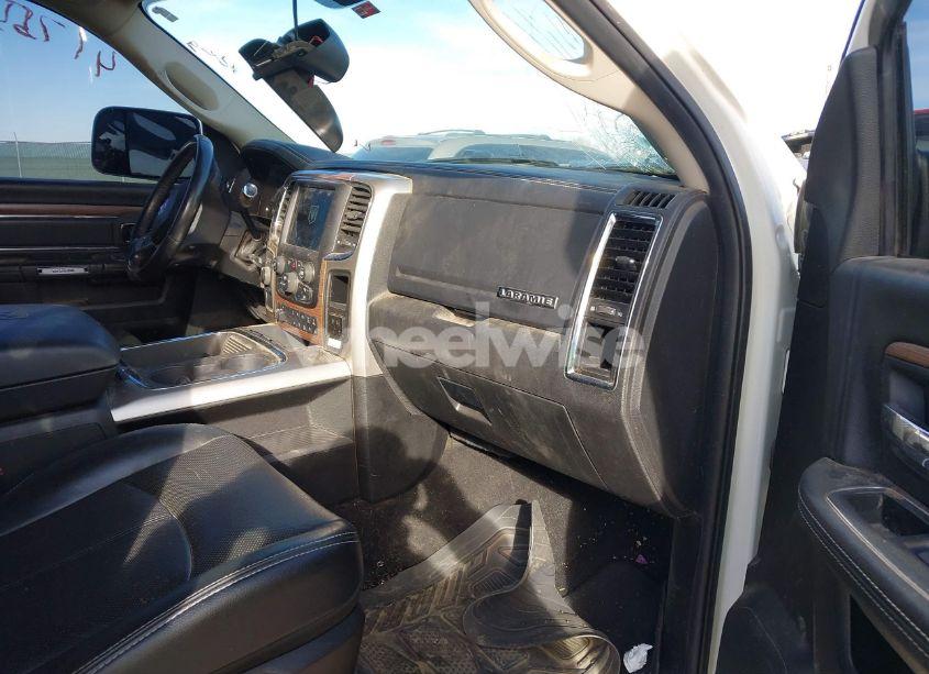 Photo 5 of 2018 Ram 2500 LARAMIE 4X4 6'4 BOX (VIN 3C6UR5FL7JG296371)