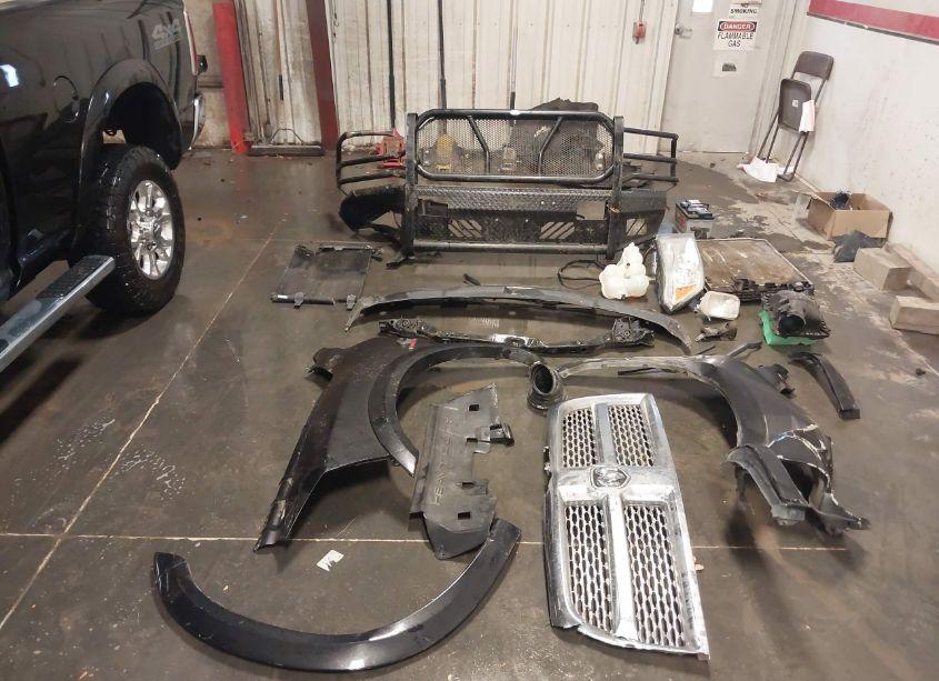 Photo 12 of 2018 Ram 2500 LARAMIE 4X4 6'4 BOX (VIN 3C6UR5FL8JG296749)