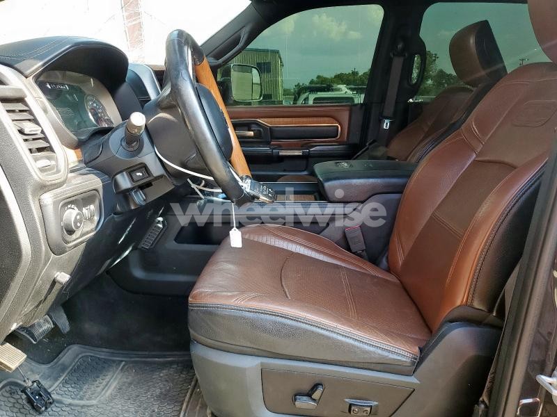 Photo 11 of 2019 RAM 2500 LONGHORN (VIN 3C6UR5GL3KG576580)