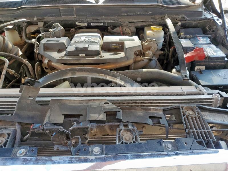 Photo 12 of 2019 RAM 2500 LONGHORN (VIN 3C6UR5GL3KG576580)