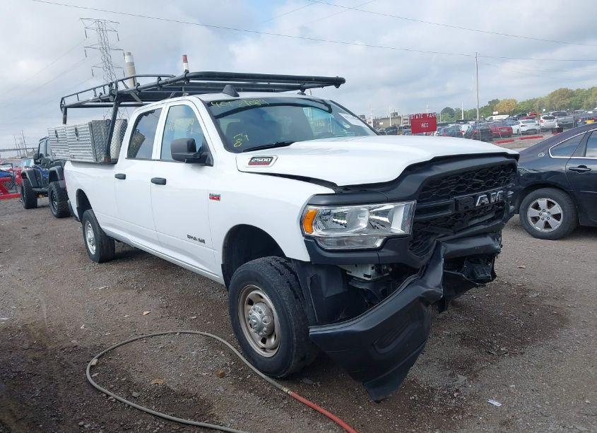 2022 Ram 2500 TRADESMAN 4X4 8' BOX (VIN 3C6UR5HJ0NG180964) main photo