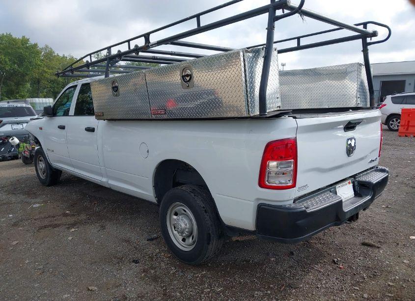 Photo 3 of 2022 Ram 2500 TRADESMAN 4X4 8' BOX (VIN 3C6UR5HJ0NG180964)