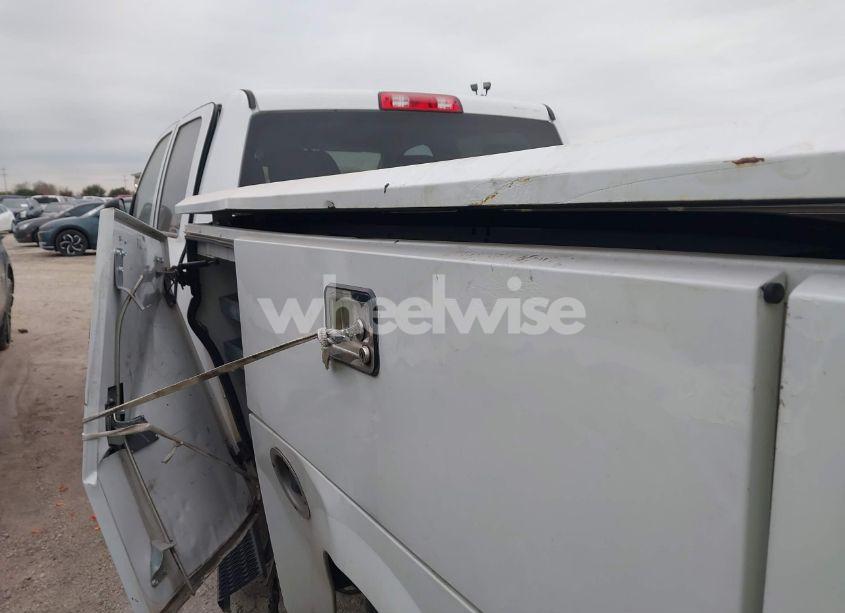 Photo 3 of 2018 Ram 2500 TRADESMAN 4X4 8' BOX (VIN 3C6UR5HJ1JG313192)