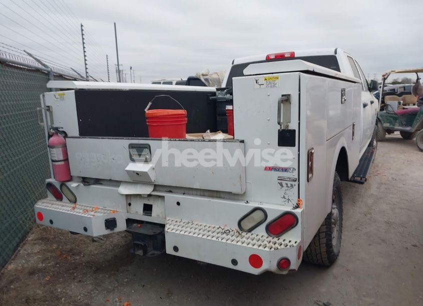 Photo 4 of 2018 Ram 2500 TRADESMAN 4X4 8' BOX (VIN 3C6UR5HJ1JG313192)