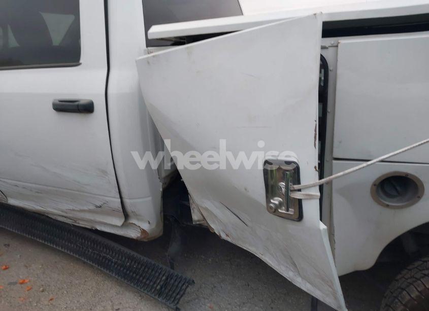 Photo 6 of 2018 Ram 2500 TRADESMAN 4X4 8' BOX (VIN 3C6UR5HJ1JG313192)