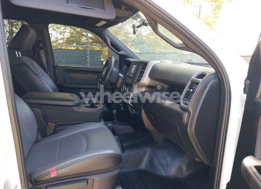 Photo 5 of 2022 Ram 2500 TRADESMAN 4X4 8' BOX (VIN 3C6UR5HJ1NG202731)