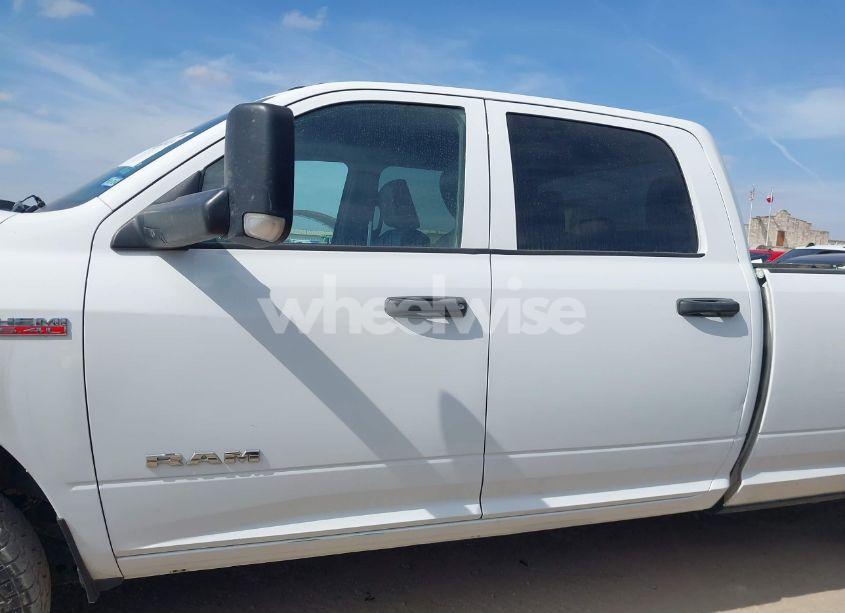 Photo 14 of 2022 Ram 2500 TRADESMAN 4X4 8' BOX (VIN 3C6UR5HJ2NG163261)