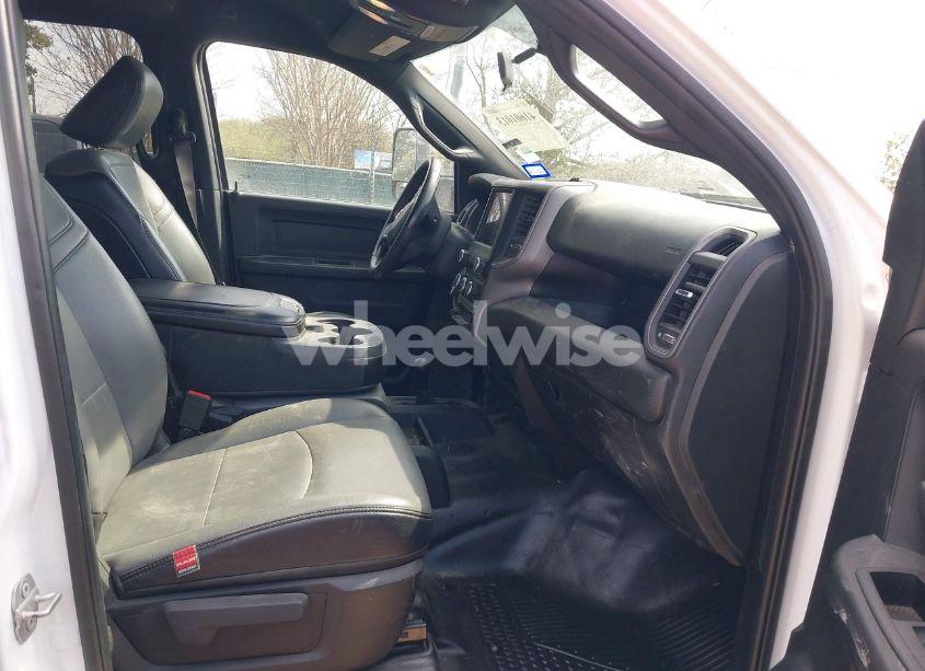 Photo 5 of 2022 Ram 2500 TRADESMAN 4X4 8' BOX (VIN 3C6UR5HJ2NG163261)