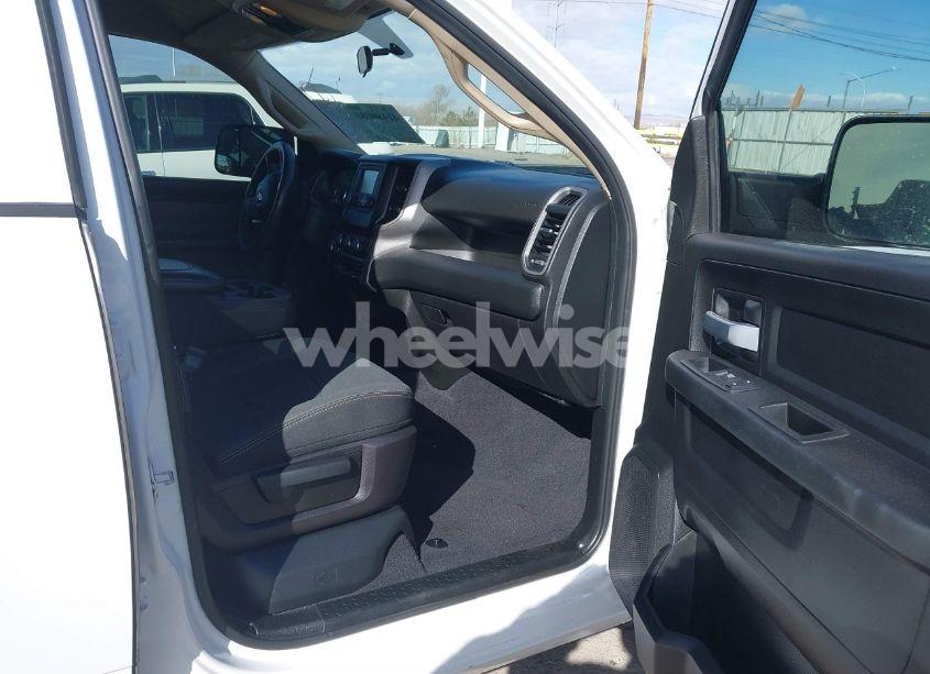 Photo 5 of 2019 Ram 2500 TRADESMAN 4X4 8' BOX (VIN 3C6UR5HJ3KG595479)