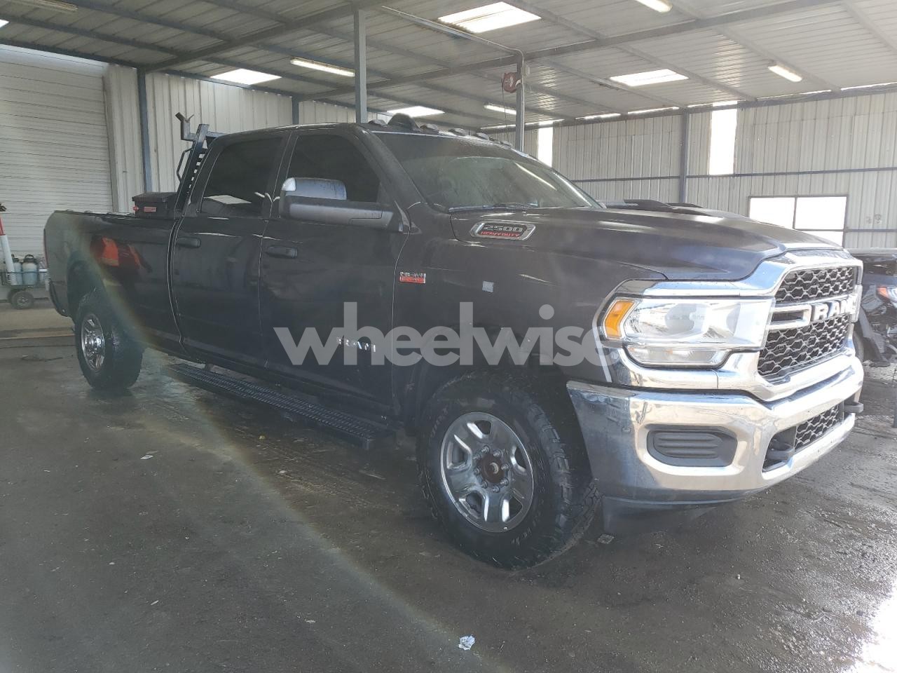 Photo 4 of 2022 RAM 2500 TRADESMAN (VIN 3C6UR5HJ3NG368880)