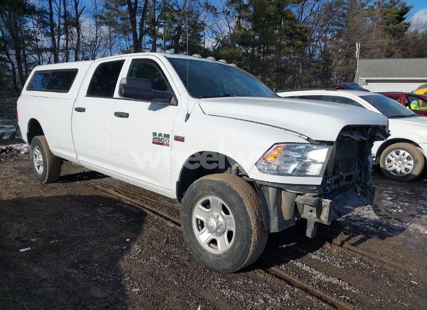 2018 Ram 2500 TRADESMAN 4X4 8' BOX (VIN 3C6UR5HJ5JG390129) main photo