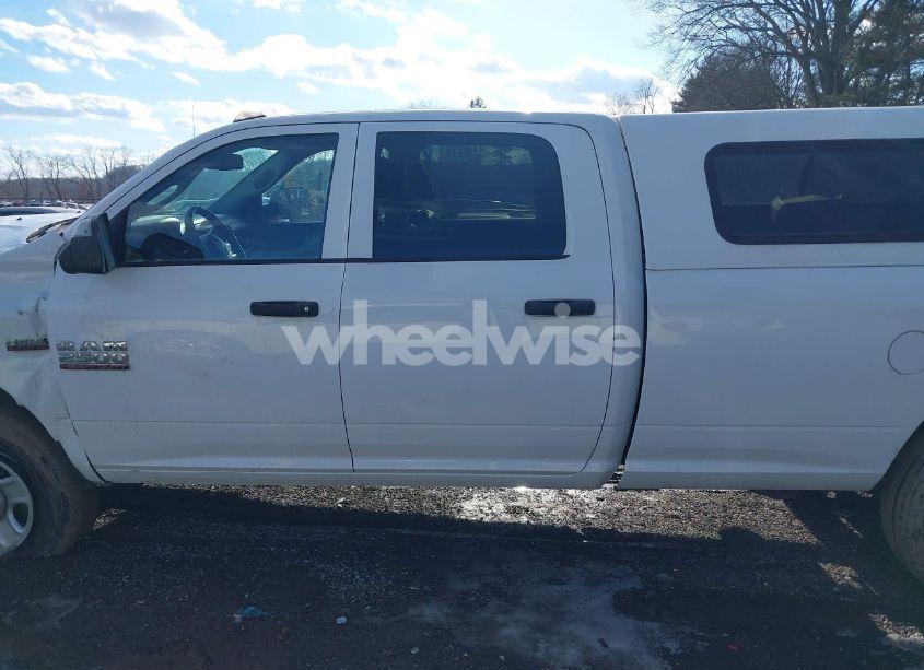 Photo 14 of 2018 Ram 2500 TRADESMAN 4X4 8' BOX (VIN 3C6UR5HJ5JG390129)