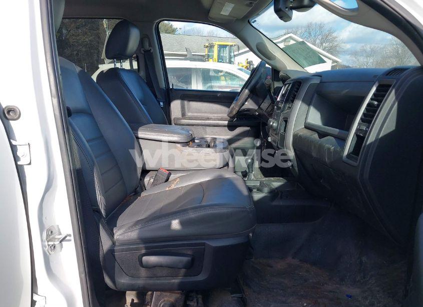 Photo 5 of 2018 Ram 2500 TRADESMAN 4X4 8' BOX (VIN 3C6UR5HJ5JG390129)