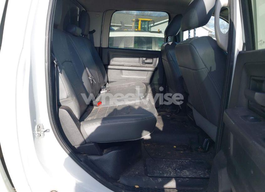 Photo 8 of 2018 Ram 2500 TRADESMAN 4X4 8' BOX (VIN 3C6UR5HJ5JG390129)