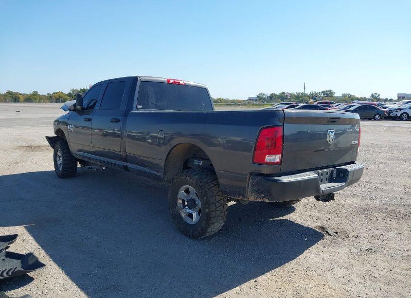 Photo 3 of 2018 Ram 2500 TRADESMAN 4X4 8' BOX (VIN 3C6UR5HJ6JG260005)