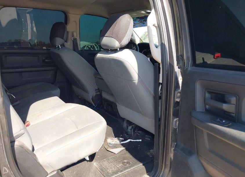 Photo 8 of 2018 Ram 2500 TRADESMAN 4X4 8' BOX (VIN 3C6UR5HJ6JG260005)