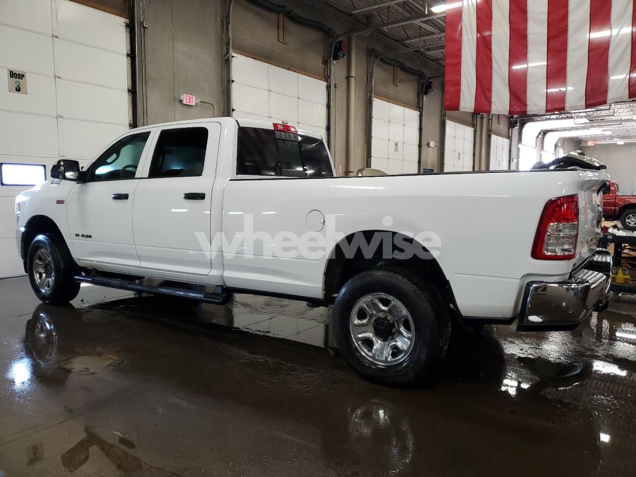 Photo 2 of 2022 RAM 2500 TRADESMAN (VIN 3C6UR5HJ7NG295660)