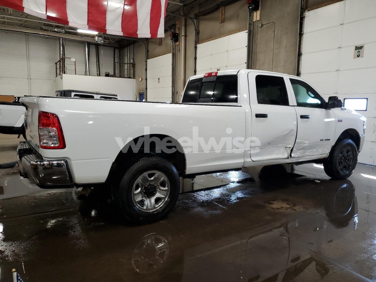 Photo 3 of 2022 RAM 2500 TRADESMAN (VIN 3C6UR5HJ7NG295660)