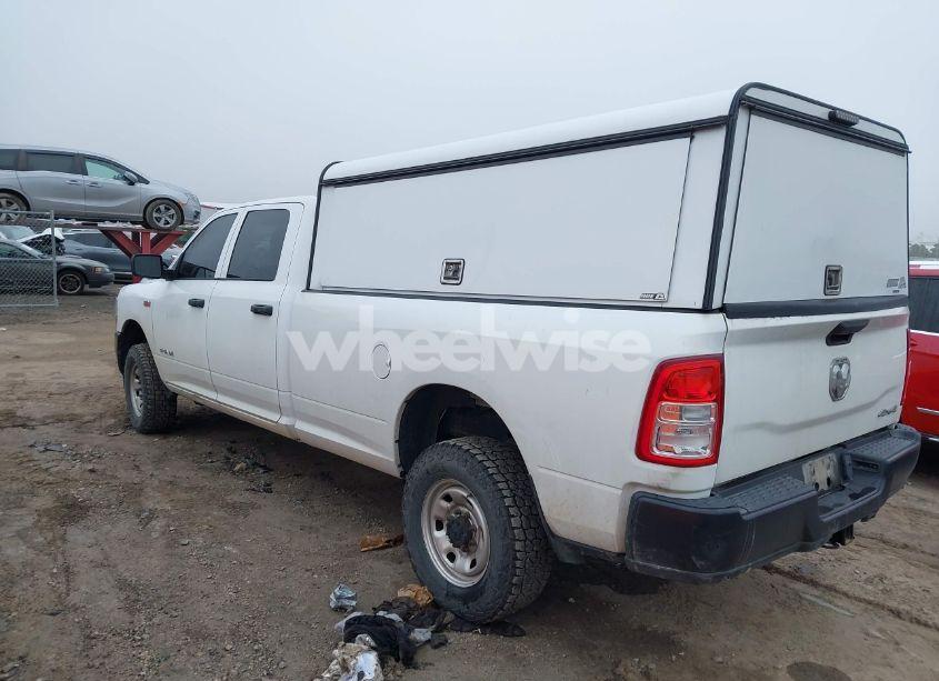 Photo 3 of 2019 Ram 2500 (VIN 3C6UR5HJ8KG600868)