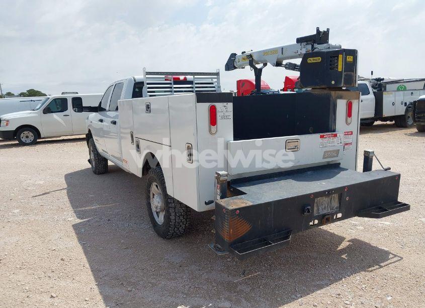 Photo 3 of 2022 Ram 2500 TRADESMAN 4X4 8' BOX (VIN 3C6UR5HJ8NG366140)